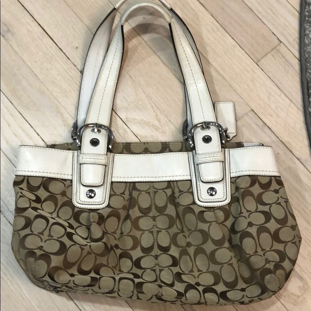 COACH Arm Bag. Like New!!! GREAT condition.